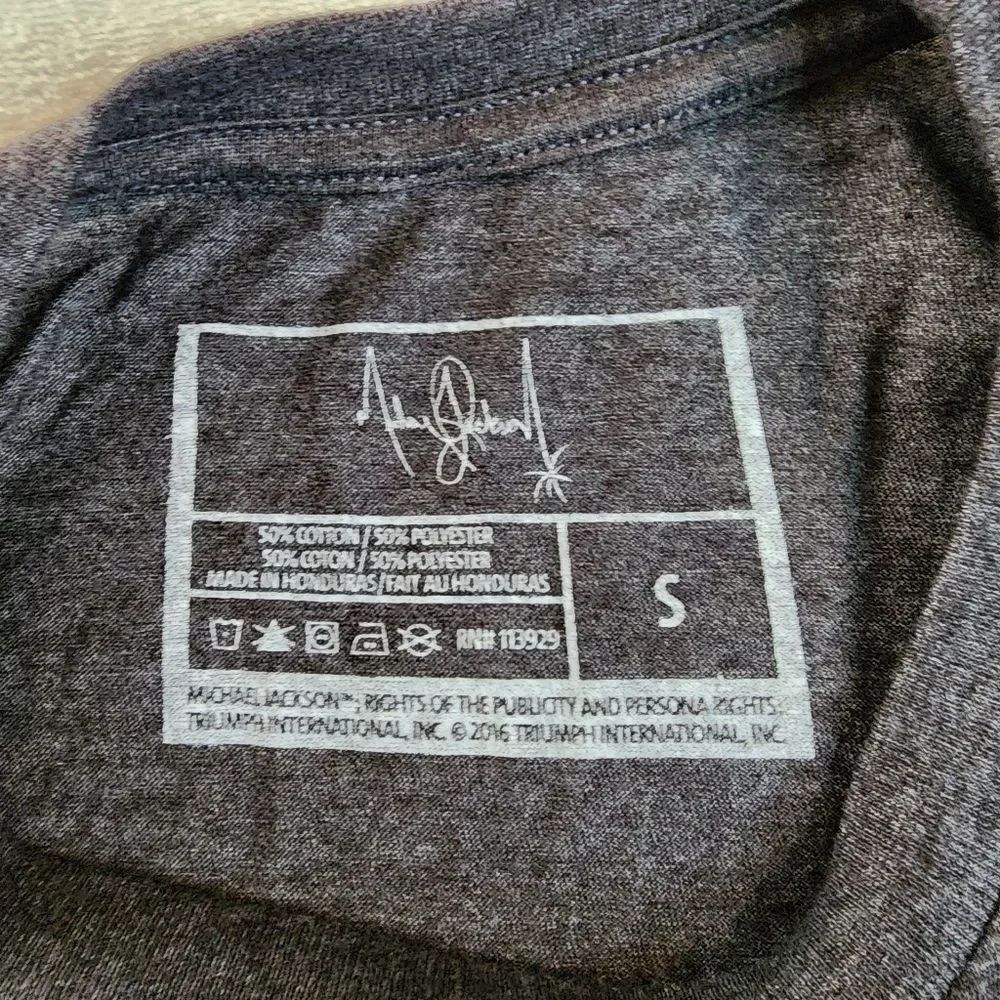 Michael Jackson 2016 Heathered Gray Tee With Graphic Thriller Nwt Size Small — image 6 of 7